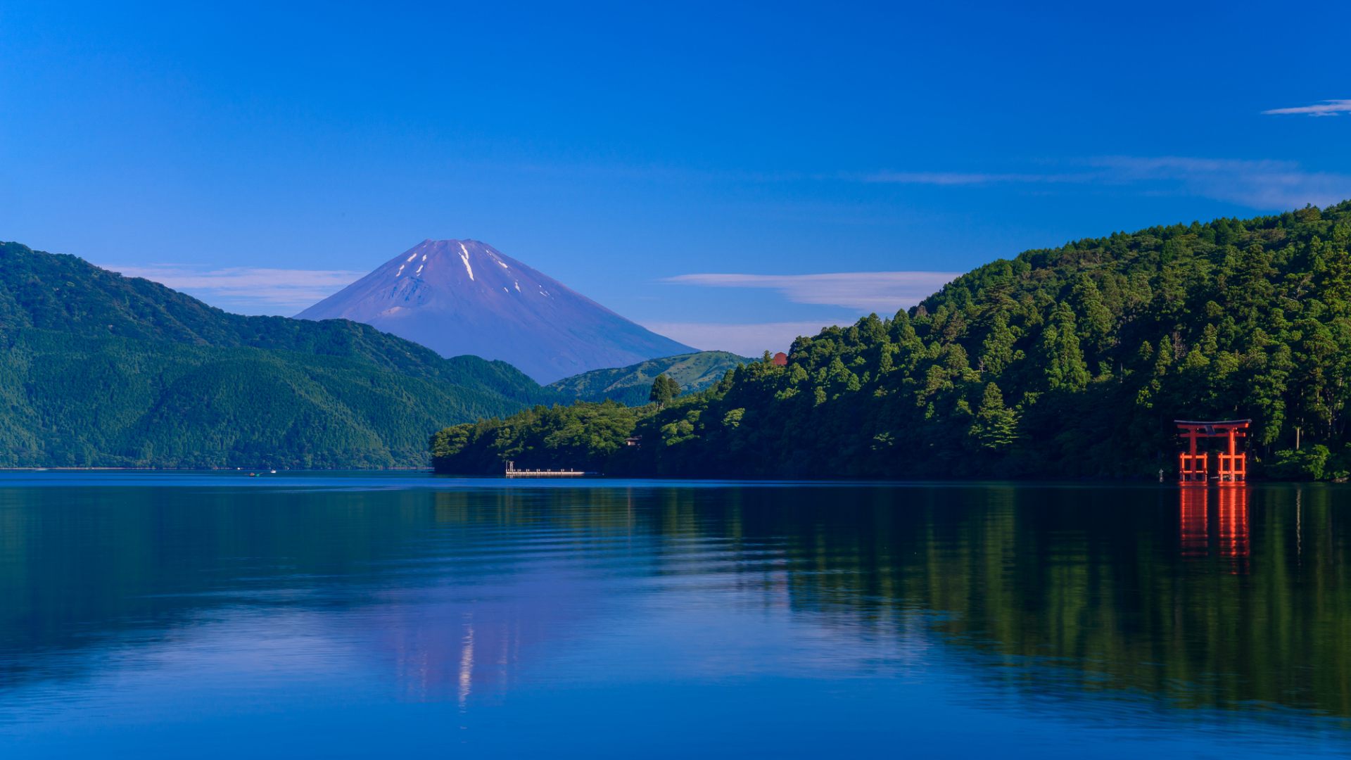 Hakone, Japan. 04th Feb, 2023. Bathers enjoy in a colored with