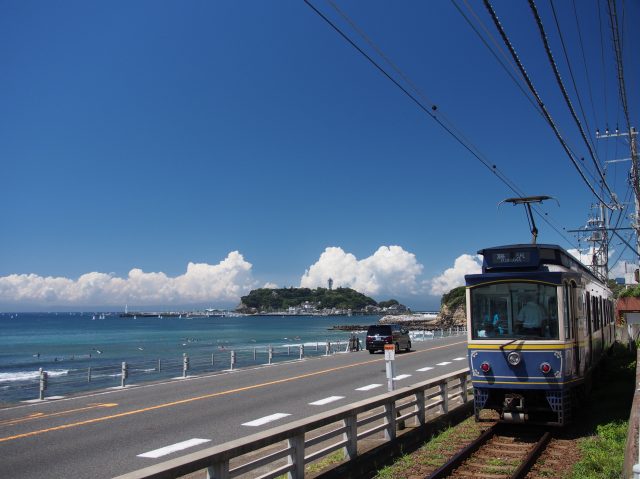 江ノ電 鎌倉高校前駅近くの踏切 見どころ 交通 周辺情報 Good Luck Trip