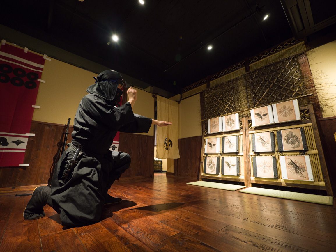 Go Tokyo - A ninja specialty shop opens in Tokyo Tower