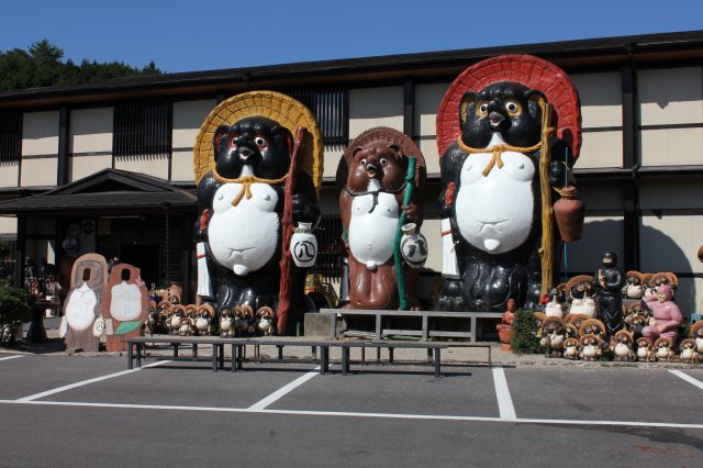 Experience traditional Japanese culture at a historic Buddhist temple that  is connected to the Imperial family