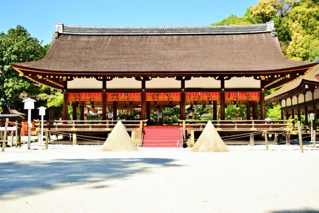 贺茂别雷神社 (上贺茂神社)】景点指南、交通 & 周边景点资讯