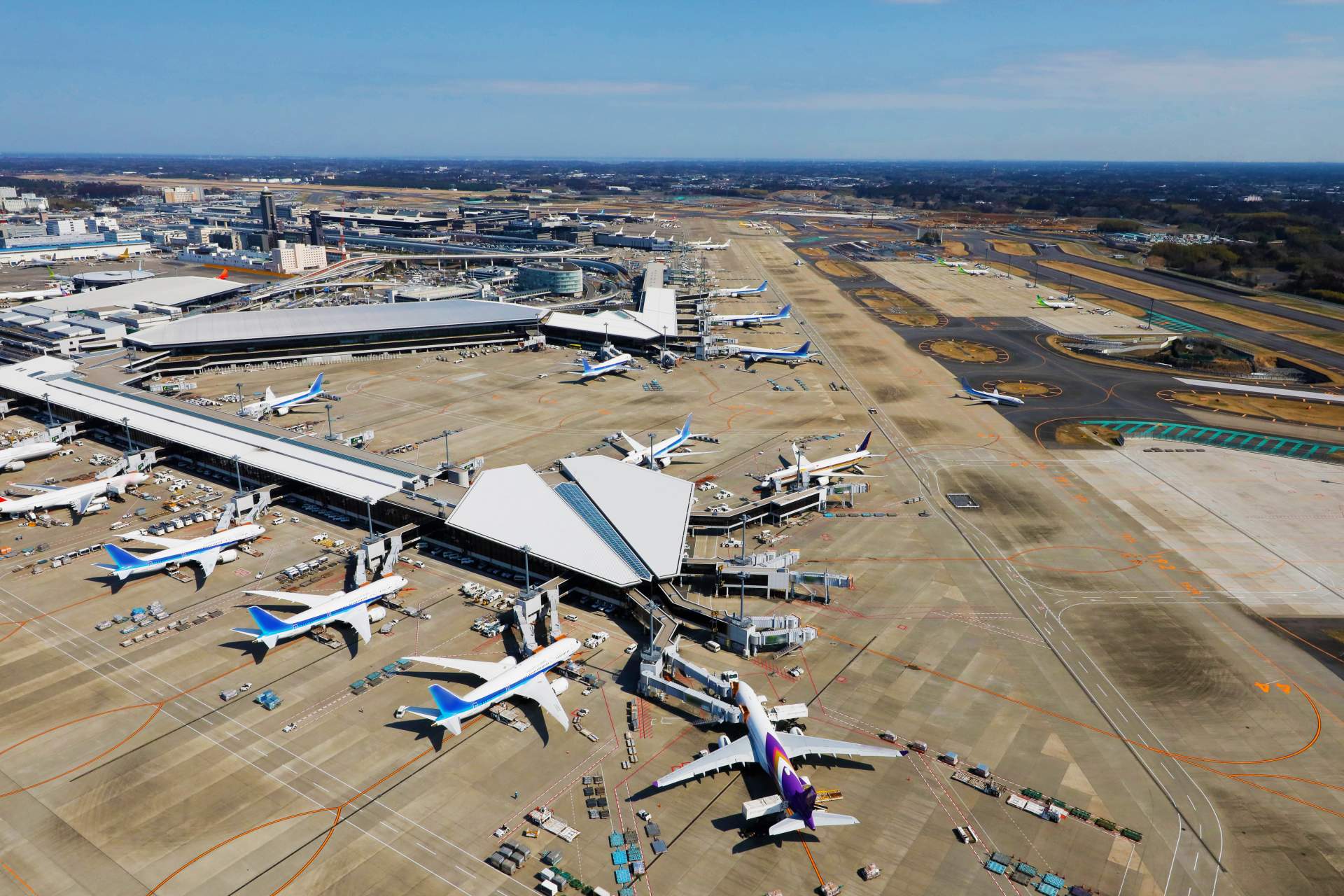 Golden airport. Narita International Airport. Аэропорт Нарита Токио. Владивосток Нарита. Япония аэропорт Сандай.