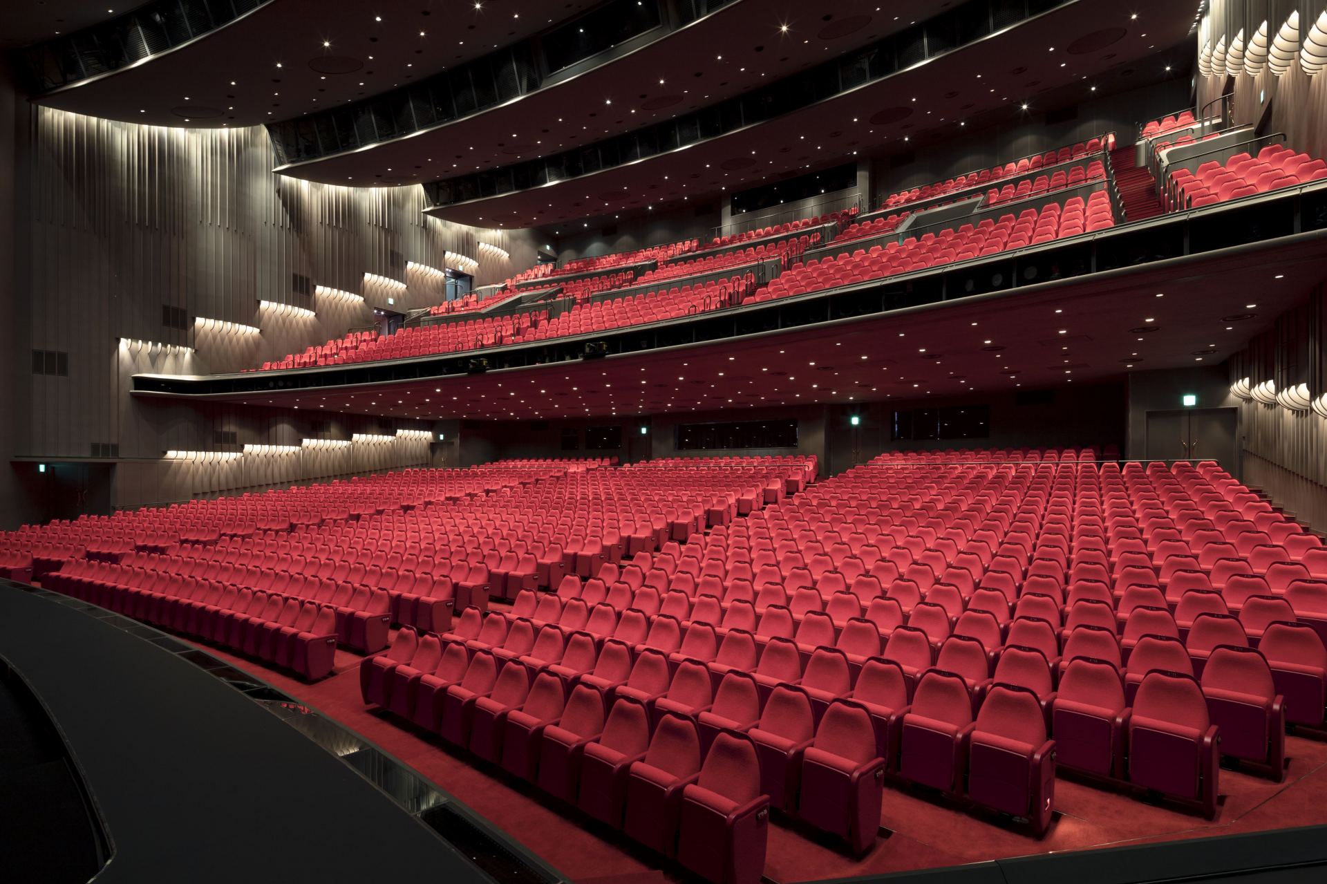 Tokyo Takarazuka Theater - Must-See, Access, Hours & Price | GOOD 